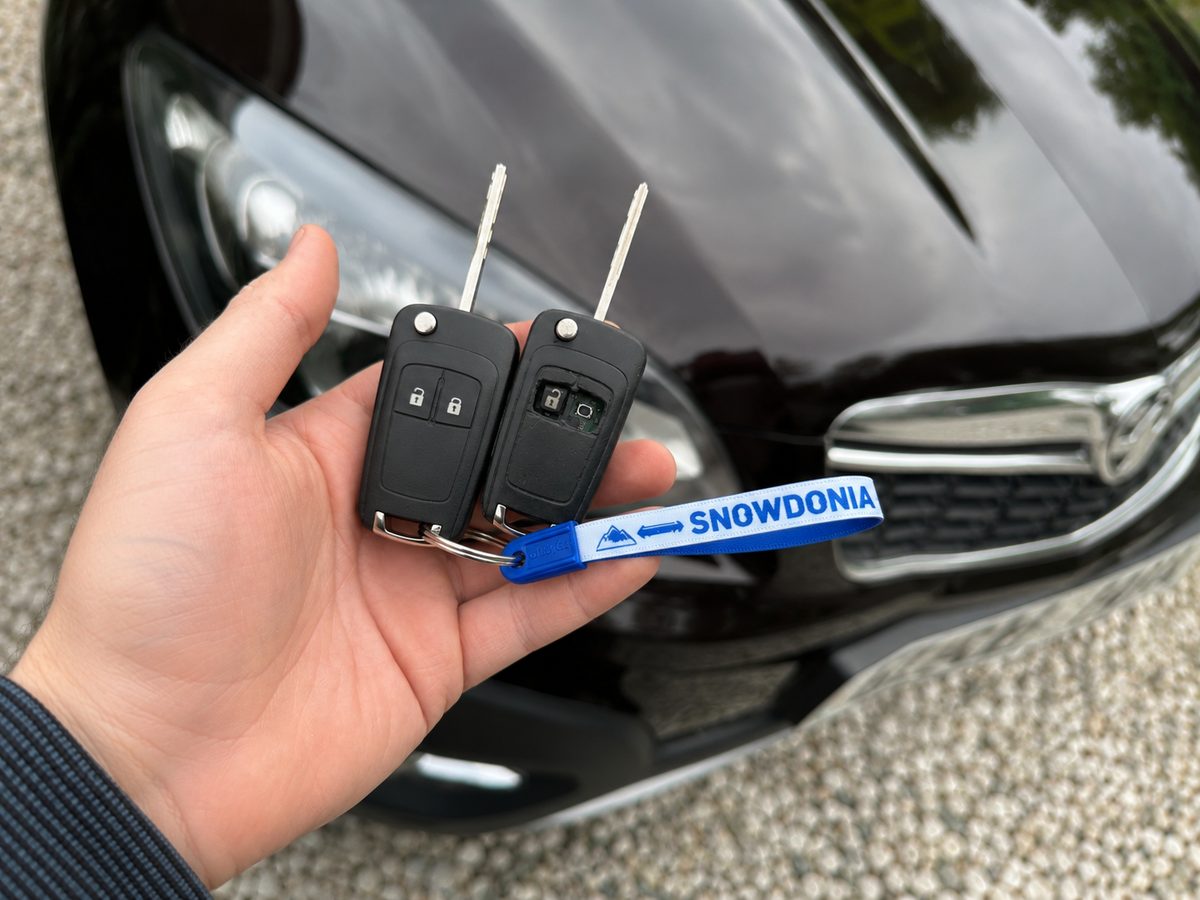 Spare car keys cut on the spot